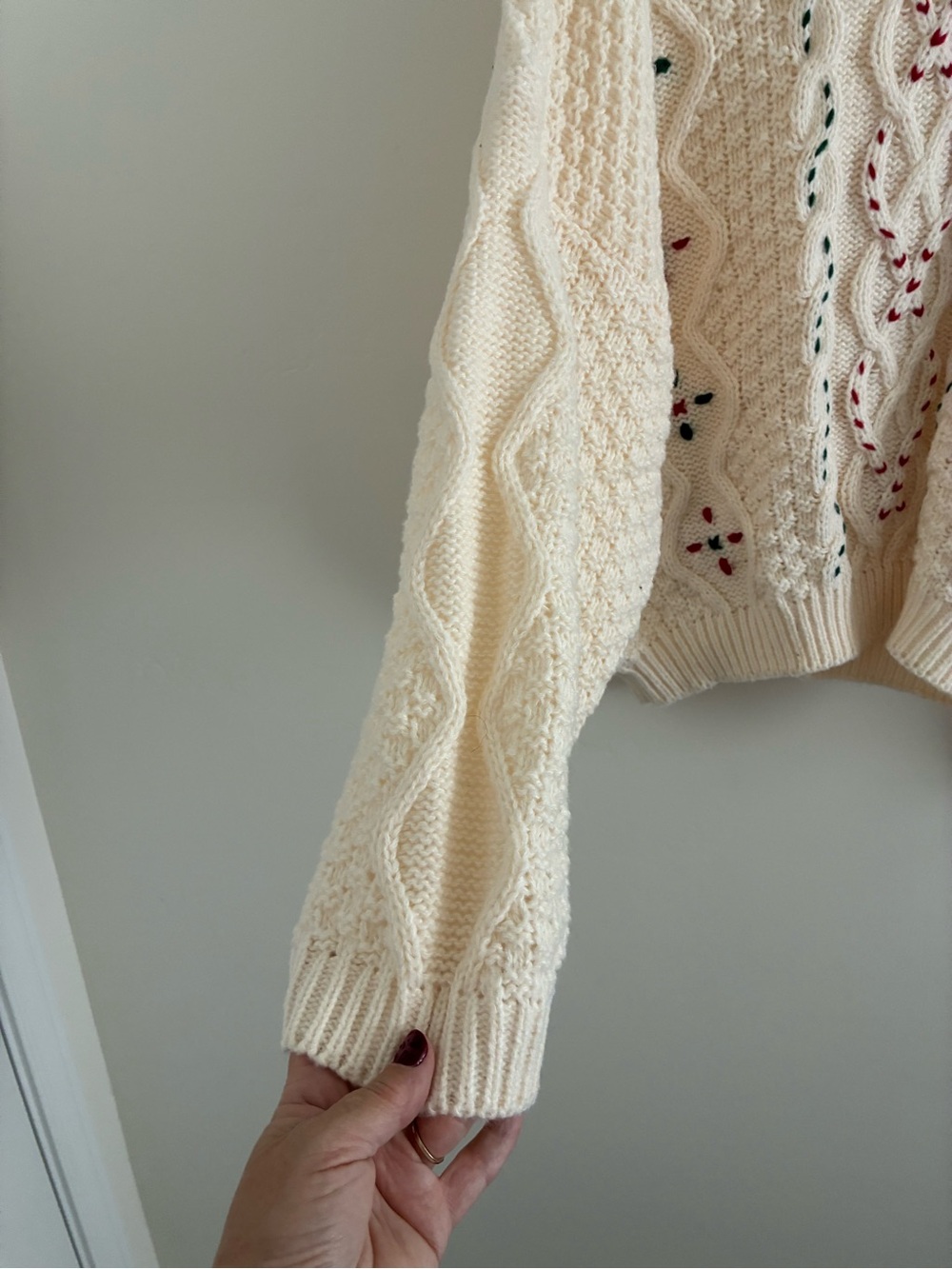 Entro Cream Cable Knit Sweater with green and red Embroidered Detail woman large - Picture 4 of 9